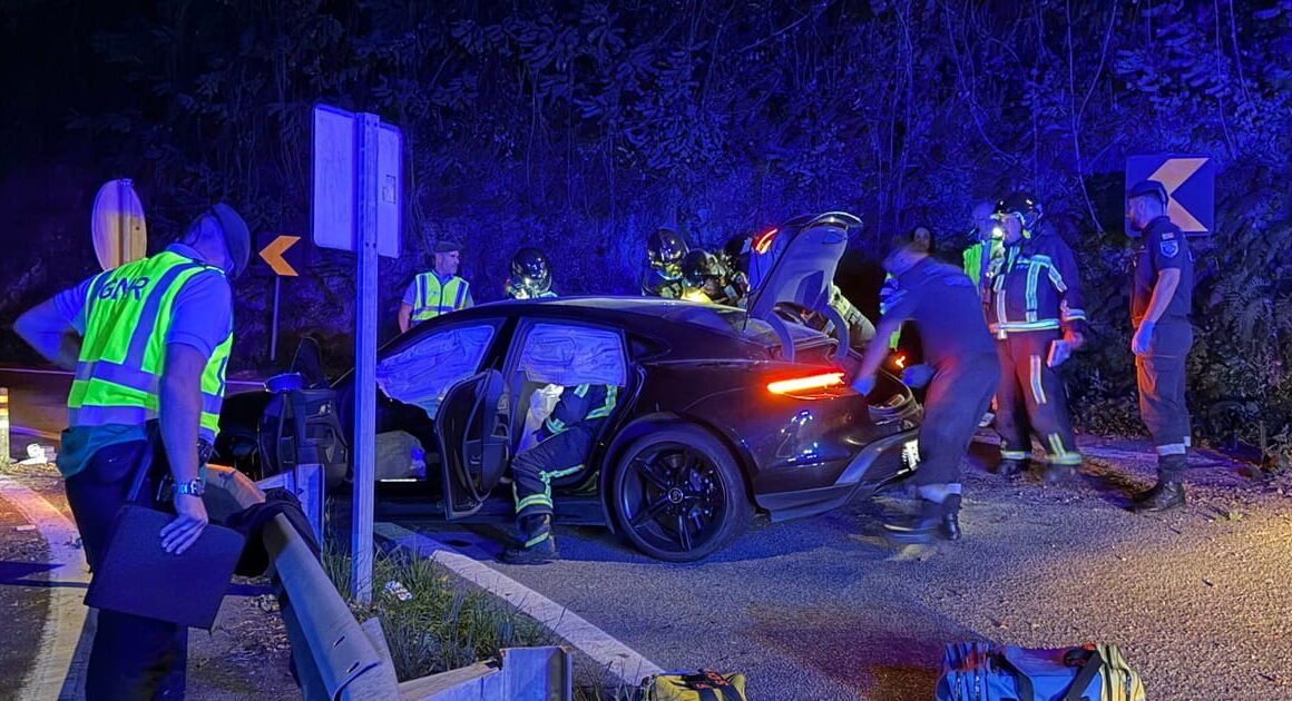 Braga: porsche despista-se contra pedra na estrada do bom jesus