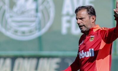 Rio ave despede silaidopoulos e negoceia com vasco seabra