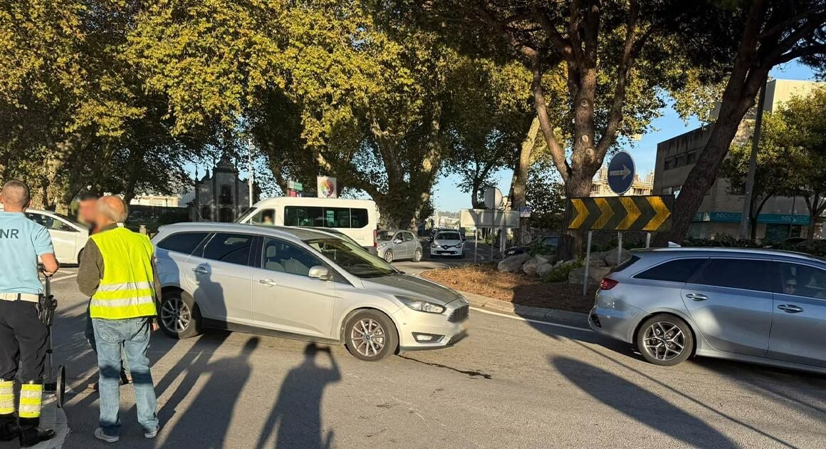 Motociclista de 18 anos ferido após ser atingido por carro em esposende