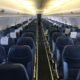 Pânico a bordo: bateria portátil incendeia-se durante voo e obriga avião a aterrar de emergência