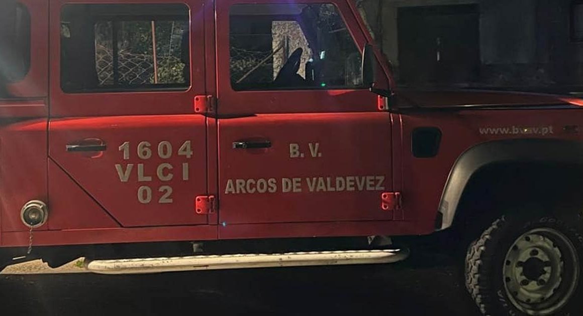 Incêndio em habitação faz um ferido grave em arcos de valdevez