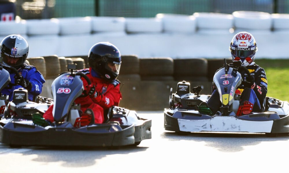 Max Verstappen durante o evento "Max vs 100", em SilverstoneCréditos:Mark Thompson/Getty Images/Red Bull Content Pool