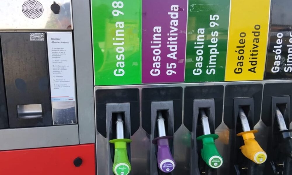 Seguro promulga apoios para transportes e setor social face subida dos combustíveis