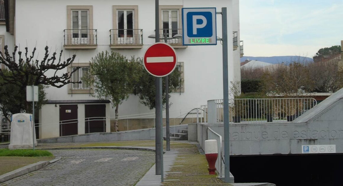 Vila verde: concessionária do estacionamento queixa-se de 3 milhões de prejuízo devido à "inoperacionalidade" dos fiscais da câmara