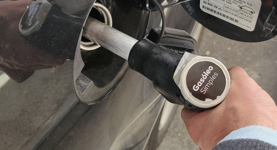 Combustíveis voltam a descer