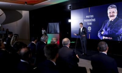 Toni foi homenageadoCréditos:FPF