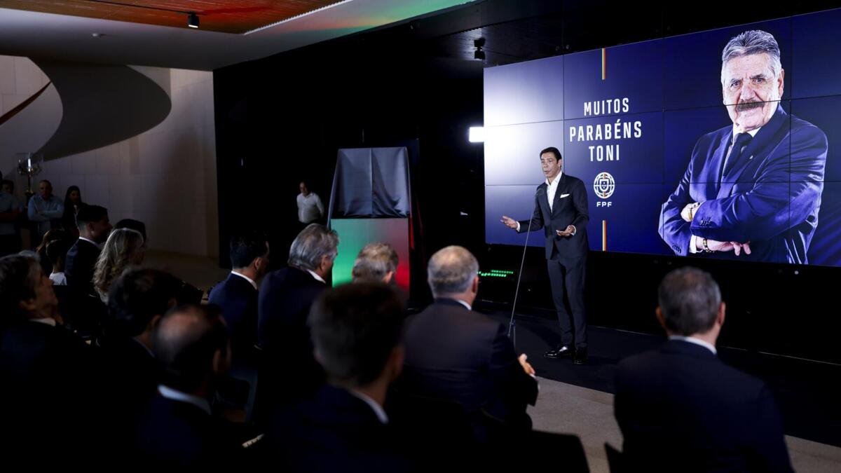 Toni foi homenageadoCréditos:FPF