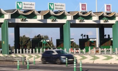 A1 cortada nos dois sentidos após derrame de combustível. Limpeza pode "demorar horas"