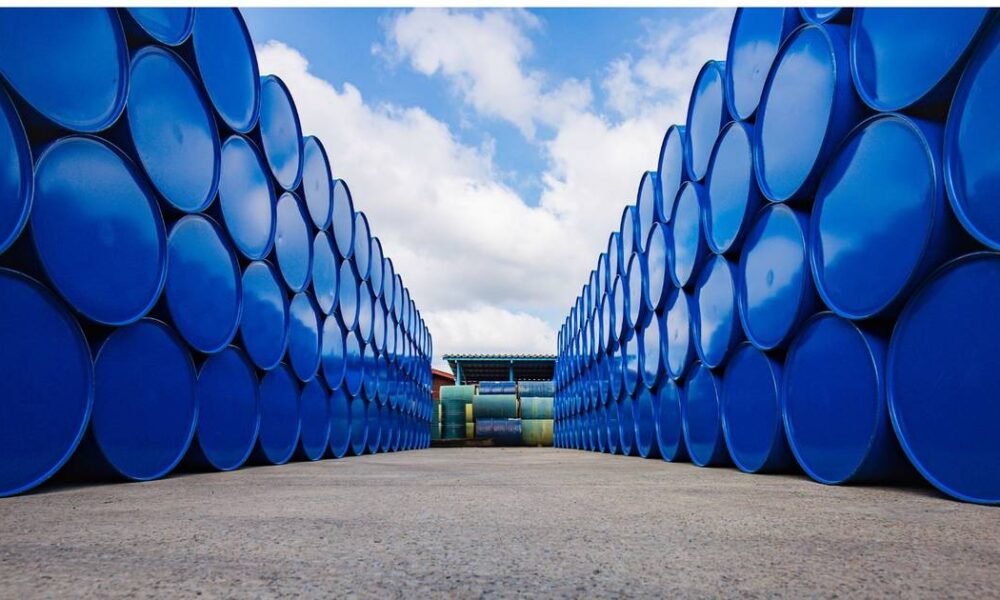 G7 vai libertar até 100 milhões de barris de petróleo para baixar preçosCréditos:Canva