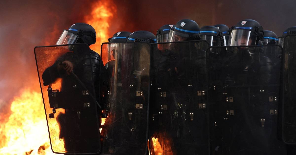 Violência, feridos e escolas fechadas: o resumo de mais um dia de protestos de estudantes em FrançaCréditos:Abdul Saboor/Reuters