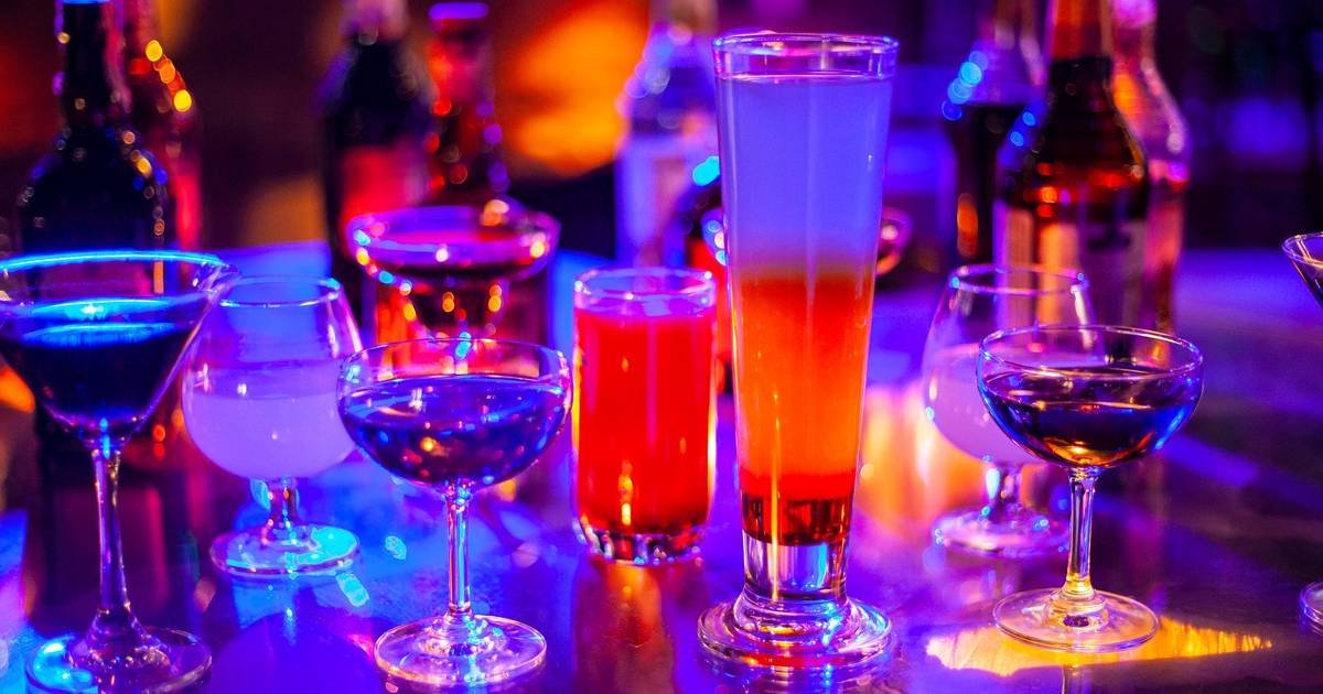 Uma pulseira pode ajudar a detetar drogas em bebidas — e já está a ser usada em PortugalCréditos:Evgenii Mitroshin
