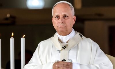 Papa ignorou e não cumprimentou clérigo africano durante missa em França? A SIC VerificaCréditos:Vatican Pool - Corbis