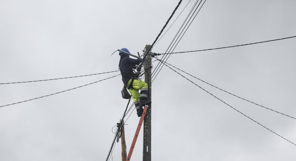 Famalicão: e-redes paga mais de 4. 000 euros por descarga elétrica que estragou computador e duas televisões