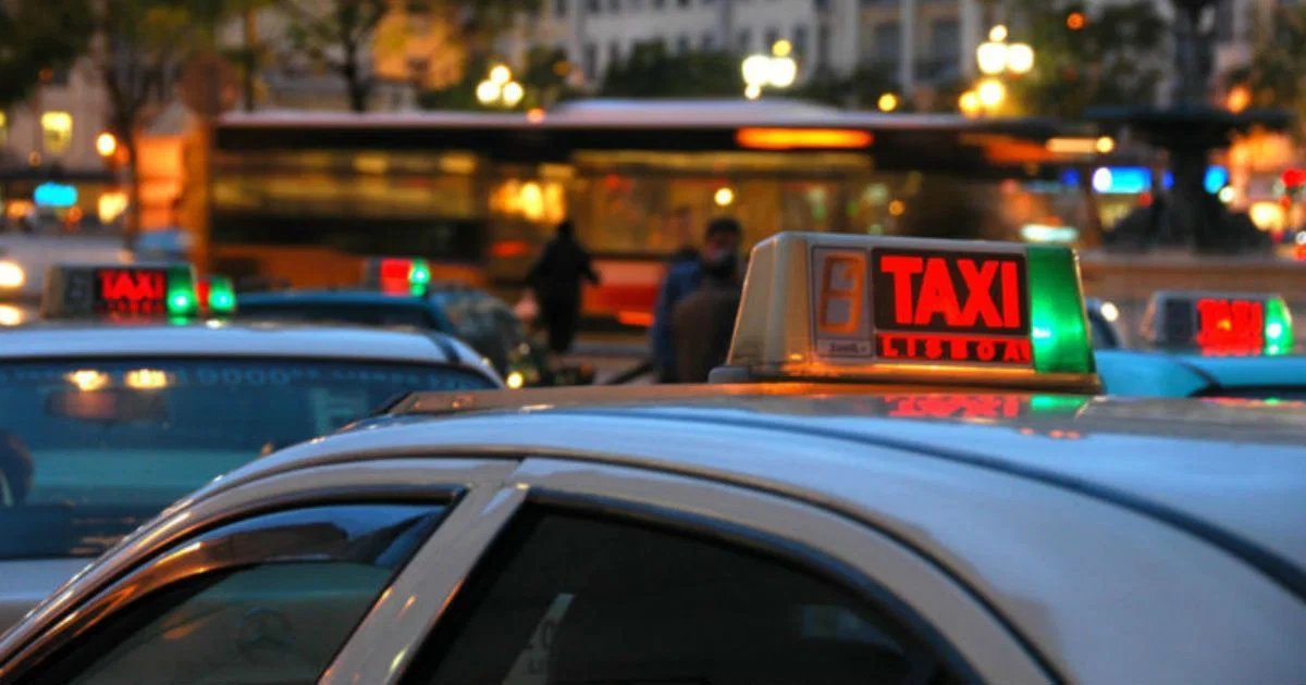 Explicador: táxis no aeroporto de Lisboa passam a ter preços fixos. Quem paga menos, quem paga mais e o que muda?