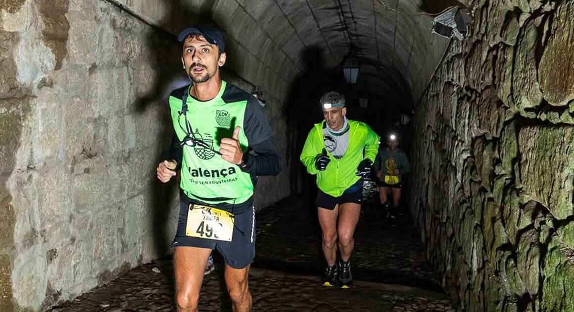 Esta corrida em valença atravessa fronteira à noite