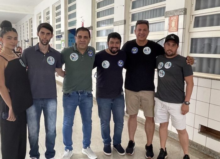 epitacio-brandao-vota-em-palmas-na-companhia-de-apoiadores-e-demonstra-gratidao-a-populacao